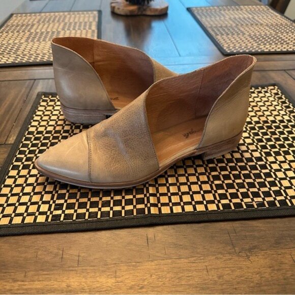 Free People Beige Leather Flats - Picture 2 of 12